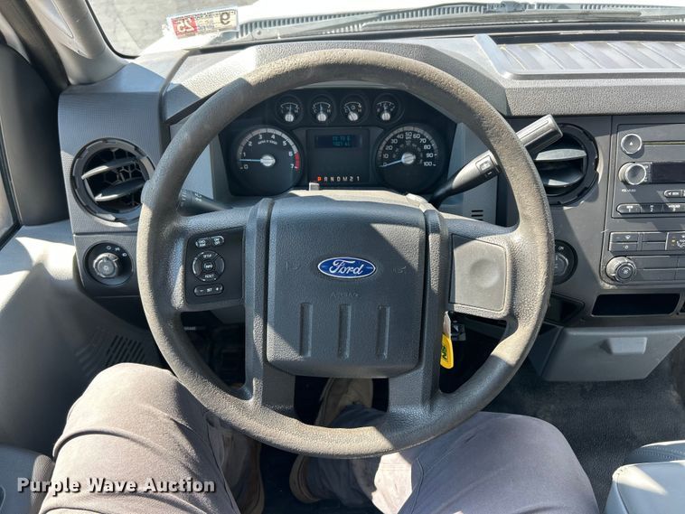 image for item FC5381 2012 Ford F250 Super Duty XL pickup truck