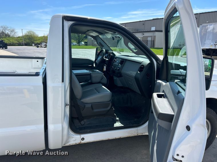 image for item FC5381 2012 Ford F250 Super Duty XL pickup truck