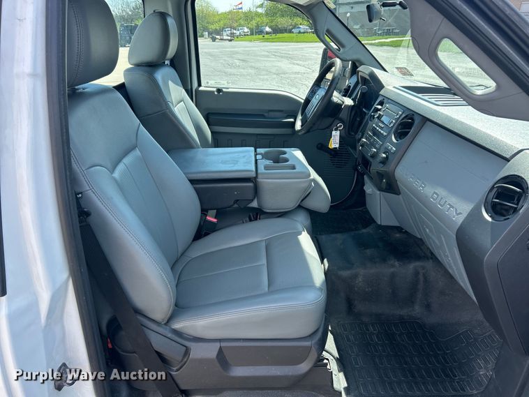 image for item FC5381 2012 Ford F250 Super Duty XL pickup truck