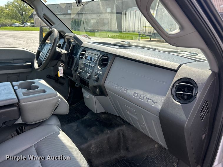 image for item FC5381 2012 Ford F250 Super Duty XL pickup truck