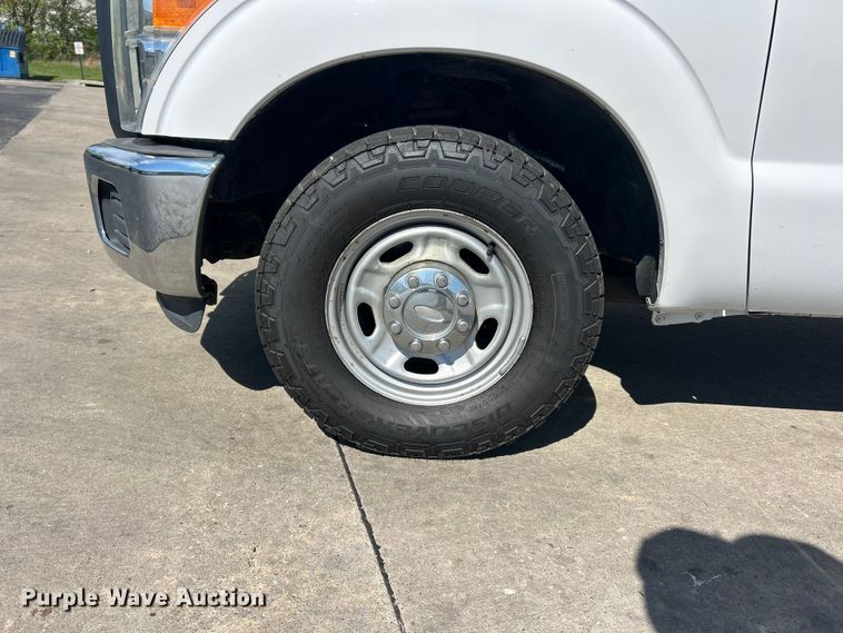 image for item FC5381 2012 Ford F250 Super Duty XL pickup truck