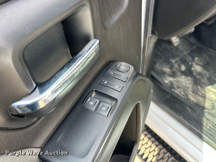 image for item FC5382 2018 Chevrolet Silverado 2500HD pickup truck