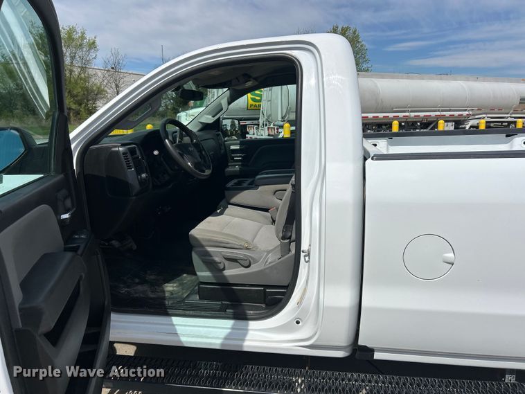 image for item FC5382 2018 Chevrolet Silverado 2500HD pickup truck