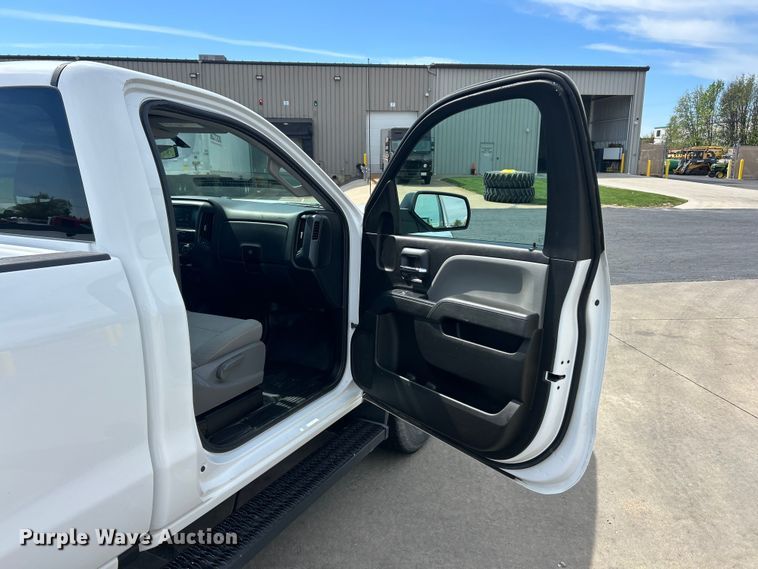 image for item FC5382 2018 Chevrolet Silverado 2500HD pickup truck