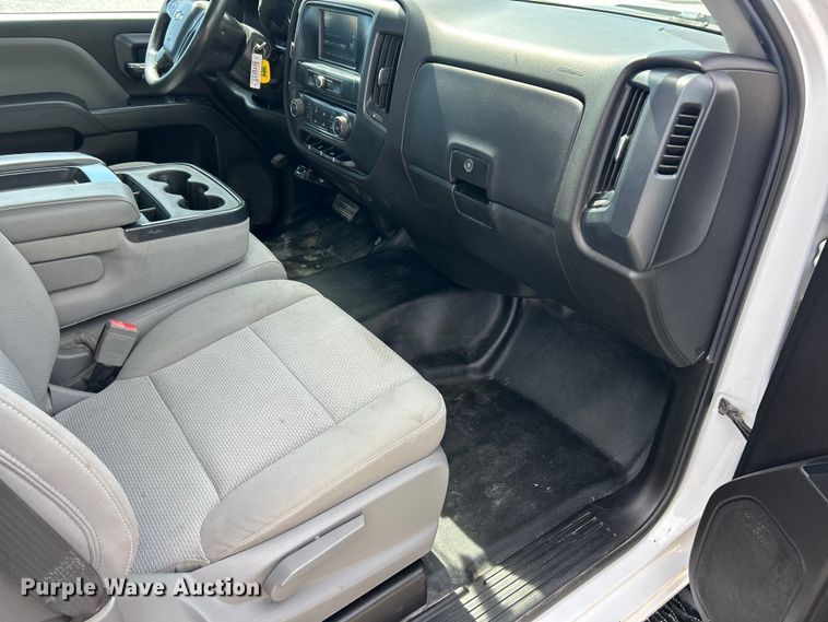 image for item FC5382 2018 Chevrolet Silverado 2500HD pickup truck