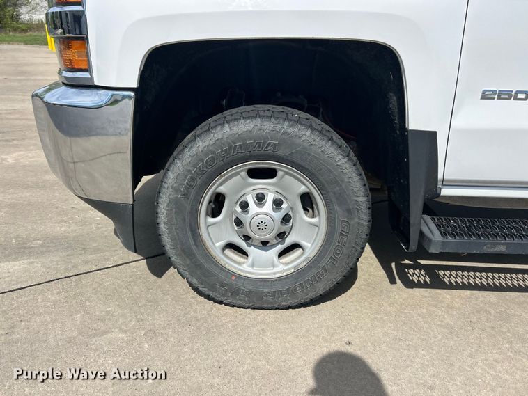 image for item FC5382 2018 Chevrolet Silverado 2500HD pickup truck