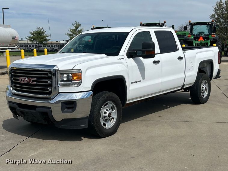 image for item FC5383 2016 GMC Sierra 2500HD Crew Cab pickup truck