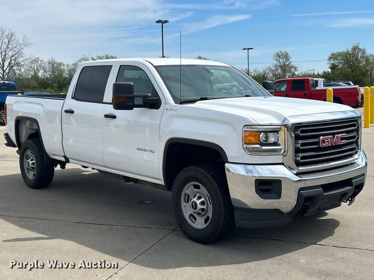 image for item FC5383 2016 GMC Sierra 2500HD Crew Cab pickup truck