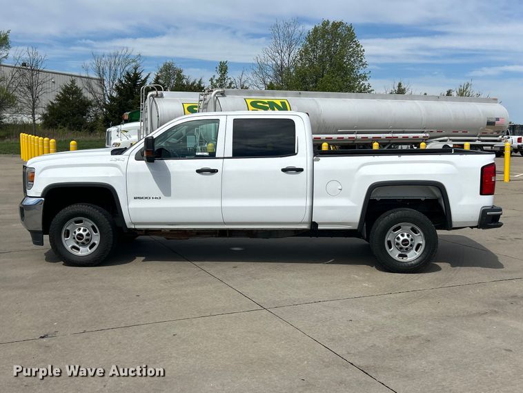 image for item FC5383 2016 GMC Sierra 2500HD Crew Cab pickup truck
