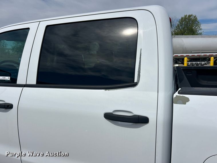 image for item FC5383 2016 GMC Sierra 2500HD Crew Cab pickup truck