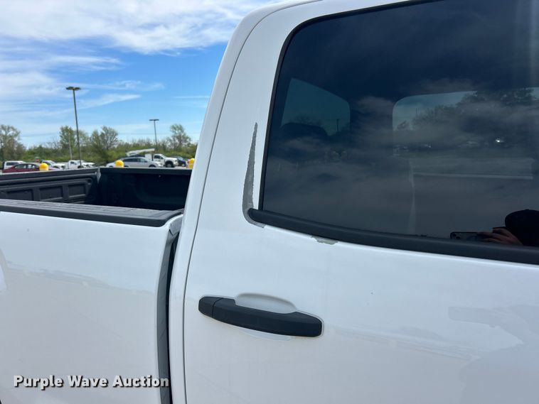 image for item FC5383 2016 GMC Sierra 2500HD Crew Cab pickup truck