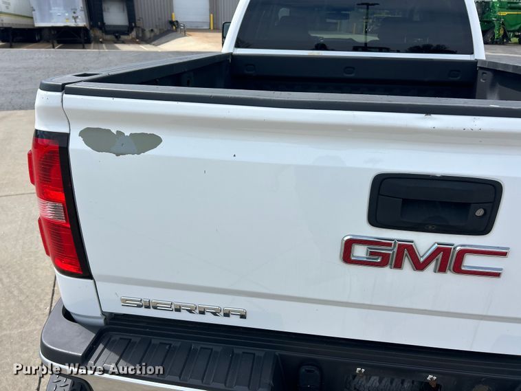 image for item FC5383 2016 GMC Sierra 2500HD Crew Cab pickup truck