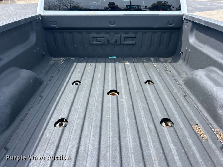 image for item FC5383 2016 GMC Sierra 2500HD Crew Cab pickup truck