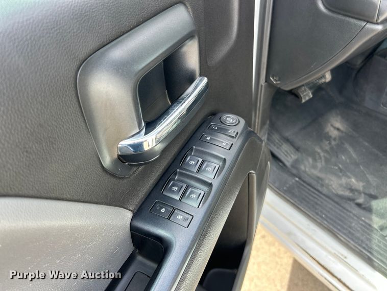 image for item FC5383 2016 GMC Sierra 2500HD Crew Cab pickup truck