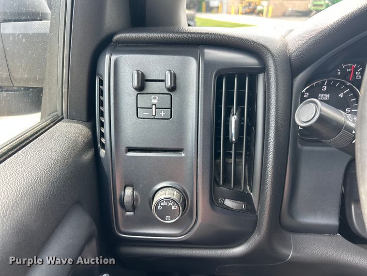 image for item FC5383 2016 GMC Sierra 2500HD Crew Cab pickup truck