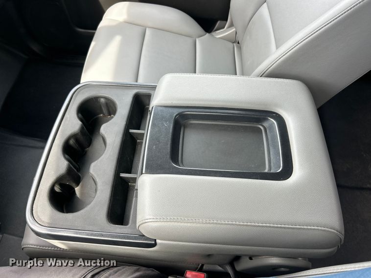 image for item FC5383 2016 GMC Sierra 2500HD Crew Cab pickup truck