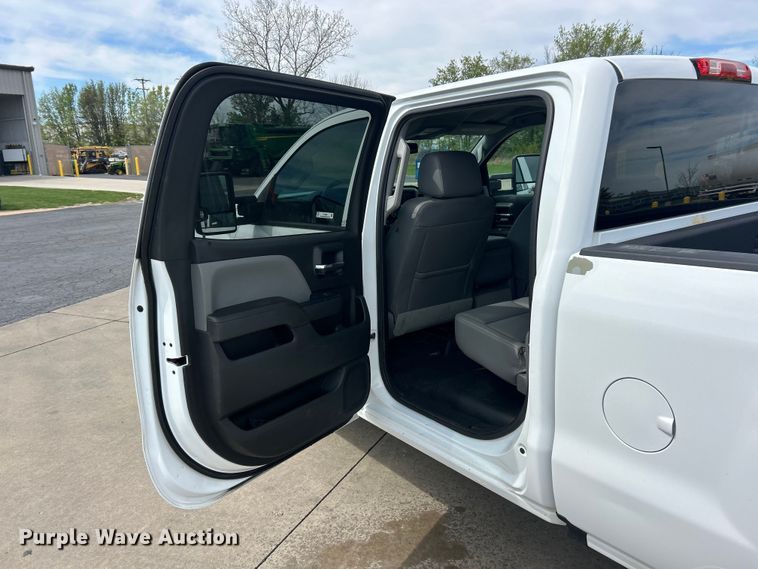 image for item FC5383 2016 GMC Sierra 2500HD Crew Cab pickup truck