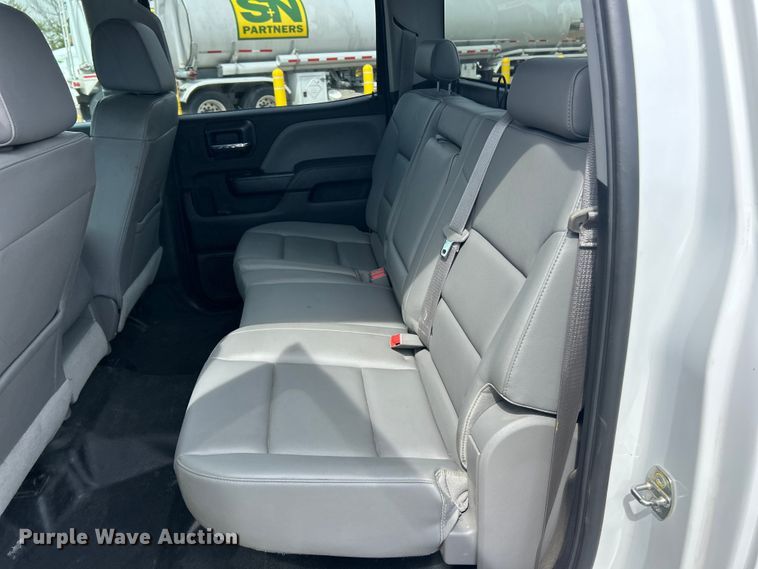 image for item FC5383 2016 GMC Sierra 2500HD Crew Cab pickup truck