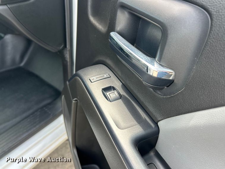 image for item FC5383 2016 GMC Sierra 2500HD Crew Cab pickup truck