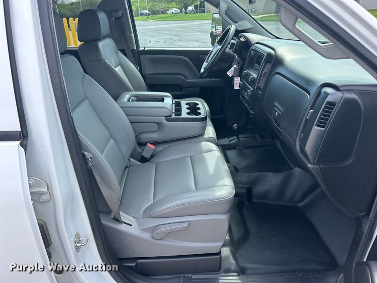 image for item FC5383 2016 GMC Sierra 2500HD Crew Cab pickup truck