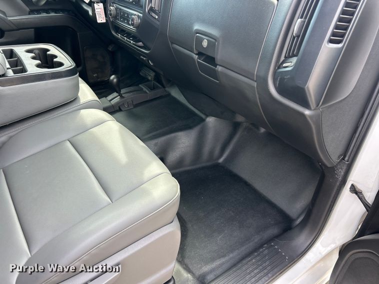 image for item FC5383 2016 GMC Sierra 2500HD Crew Cab pickup truck