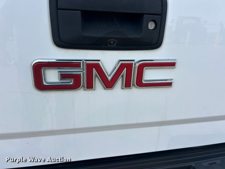 image for item FC5383 2016 GMC Sierra 2500HD Crew Cab pickup truck