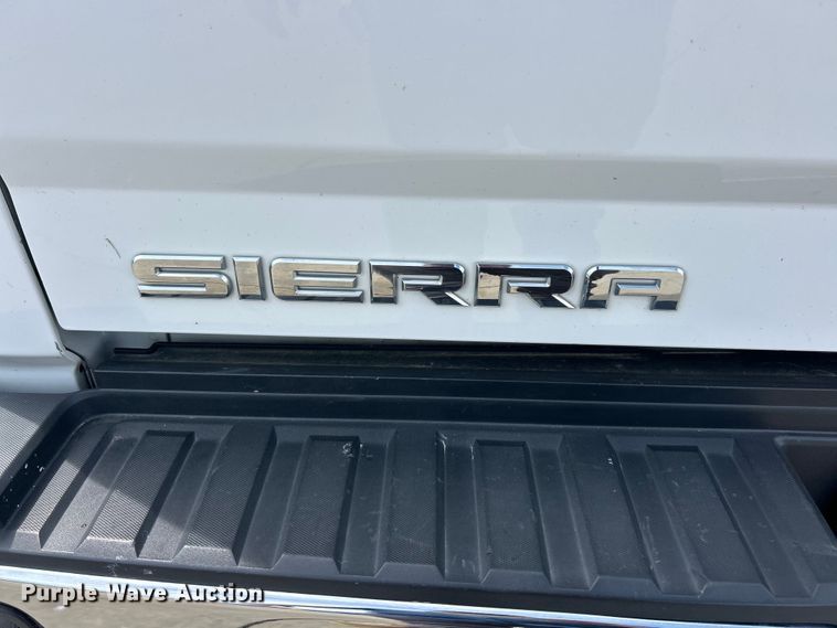 image for item FC5383 2016 GMC Sierra 2500HD Crew Cab pickup truck