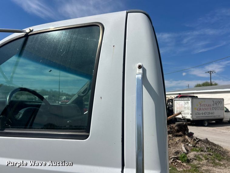 image for item FC5385 2005 Ford F750 Super Duty XL truck cab and chassis