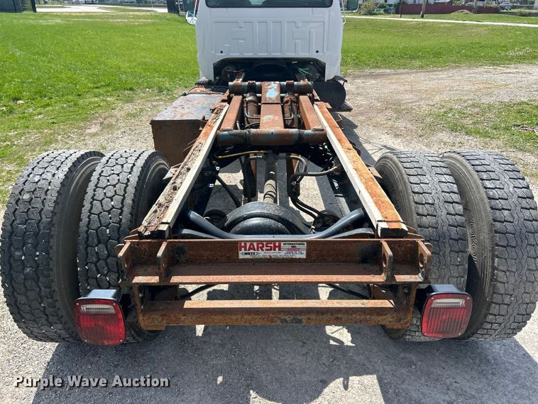 image for item FC5385 2005 Ford F750 Super Duty XL truck cab and chassis