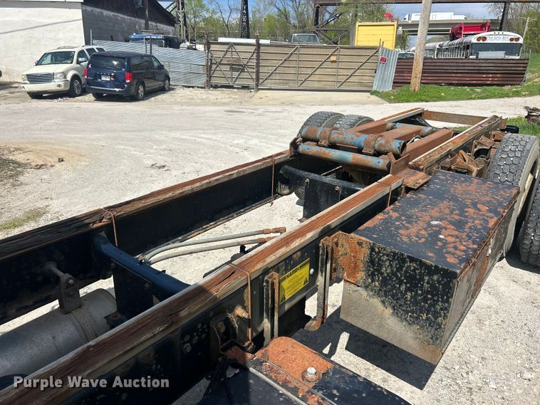 image for item FC5385 2005 Ford F750 Super Duty XL truck cab and chassis