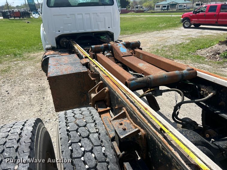 image for item FC5385 2005 Ford F750 Super Duty XL truck cab and chassis