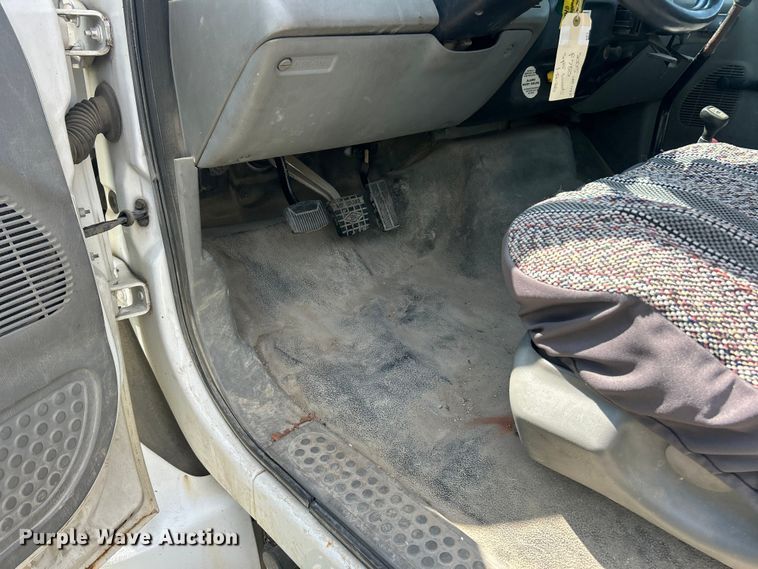 image for item FC5385 2005 Ford F750 Super Duty XL truck cab and chassis