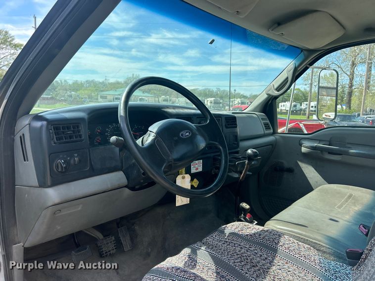 image for item FC5385 2005 Ford F750 Super Duty XL truck cab and chassis