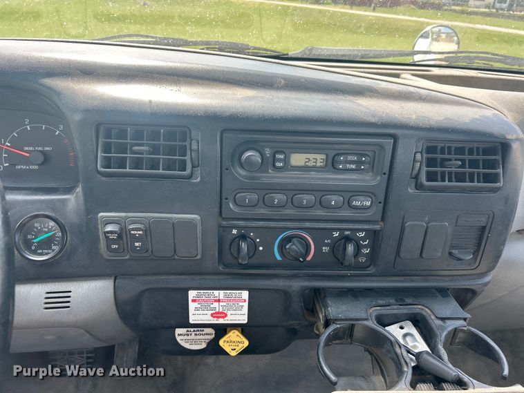 image for item FC5385 2005 Ford F750 Super Duty XL truck cab and chassis