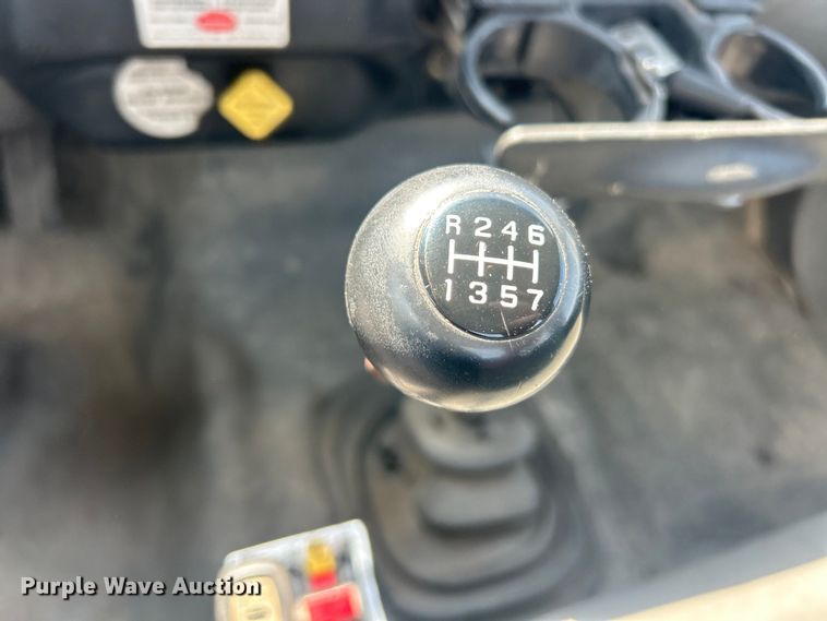 image for item FC5385 2005 Ford F750 Super Duty XL truck cab and chassis