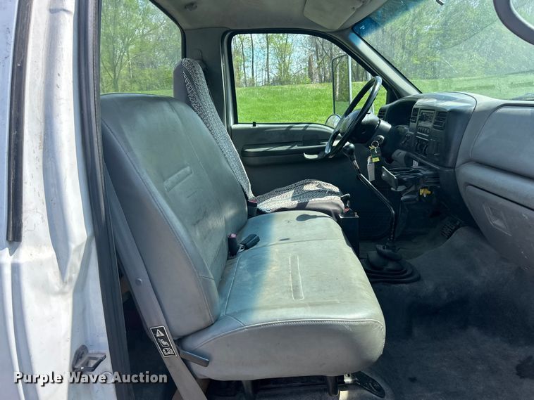 image for item FC5385 2005 Ford F750 Super Duty XL truck cab and chassis