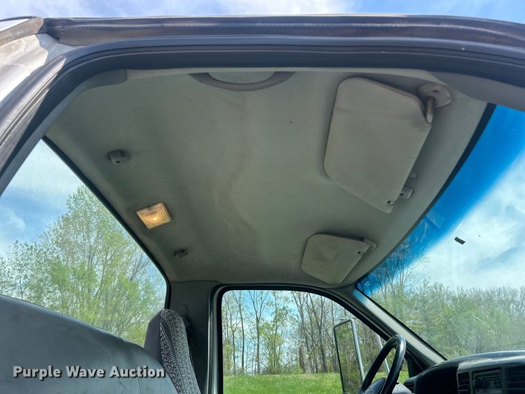 image for item FC5385 2005 Ford F750 Super Duty XL truck cab and chassis