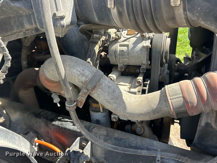 image for item FC5385 2005 Ford F750 Super Duty XL truck cab and chassis