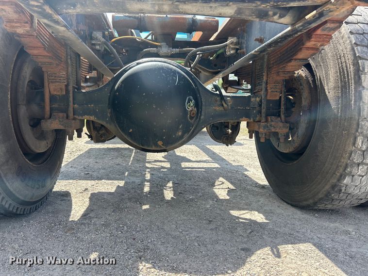 image for item FC5385 2005 Ford F750 Super Duty XL truck cab and chassis