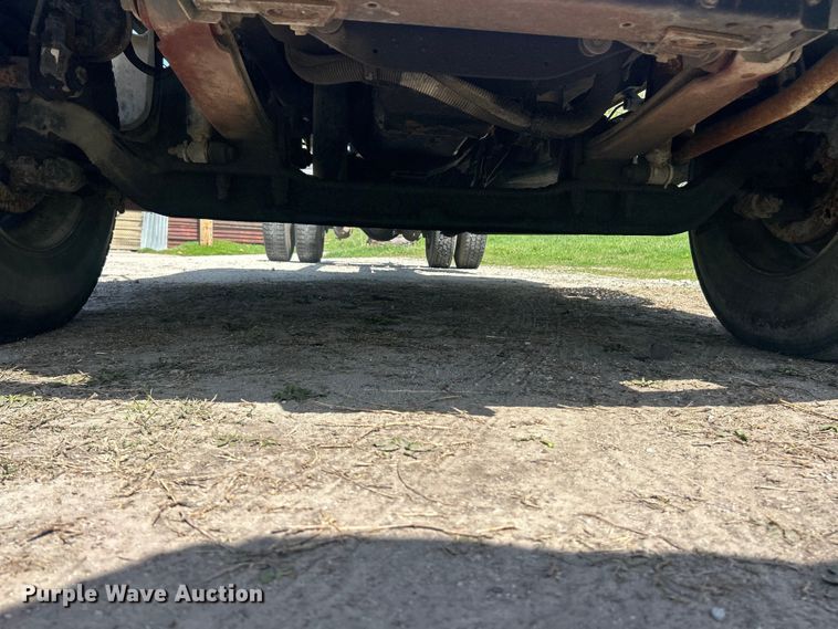 image for item FC5385 2005 Ford F750 Super Duty XL truck cab and chassis