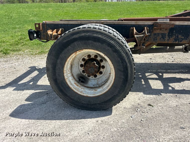 image for item FC5385 2005 Ford F750 Super Duty XL truck cab and chassis