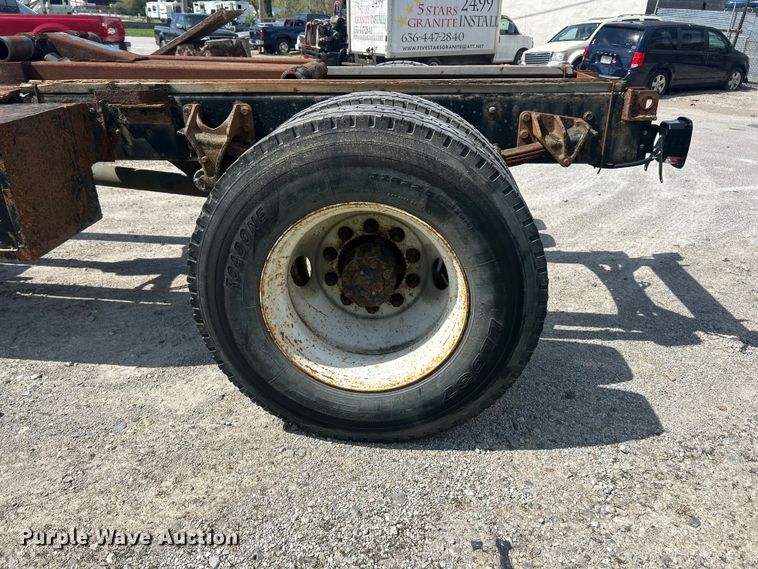 image for item FC5385 2005 Ford F750 Super Duty XL truck cab and chassis