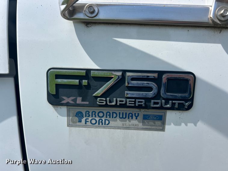 image for item FC5385 2005 Ford F750 Super Duty XL truck cab and chassis