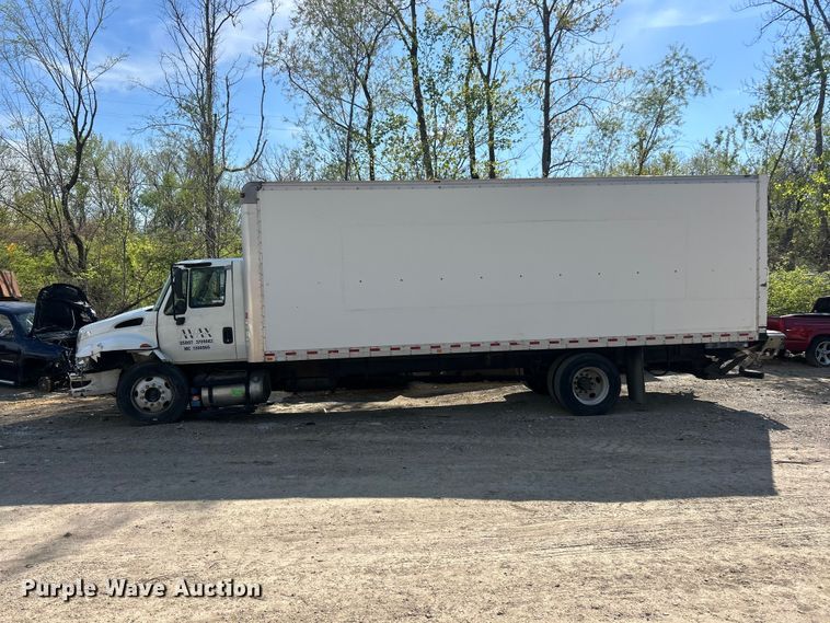 image for item FC5387 2017 International 4300 SBA box truck