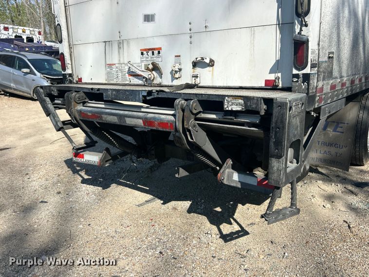 image for item FC5387 2017 International 4300 SBA box truck