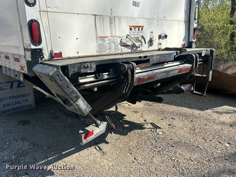 image for item FC5387 2017 International 4300 SBA box truck