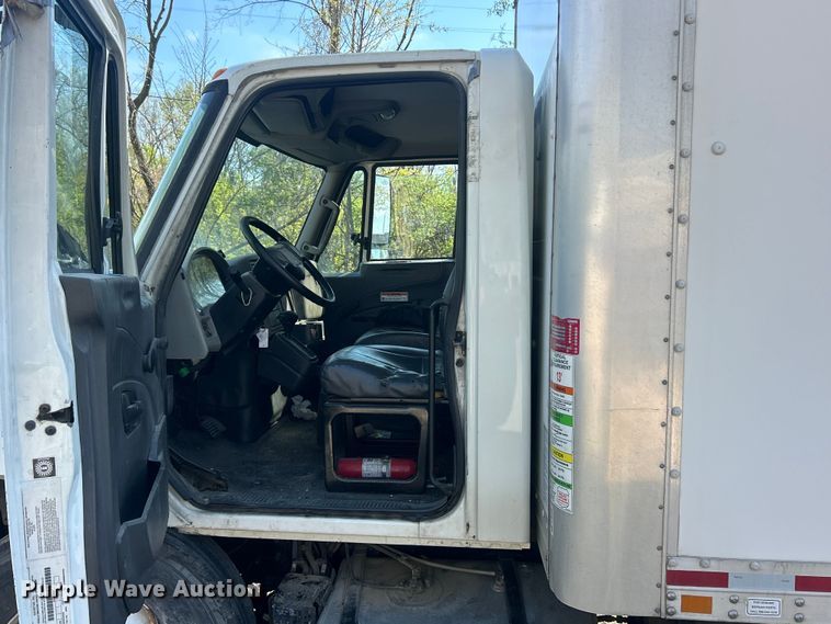 image for item FC5387 2017 International 4300 SBA box truck