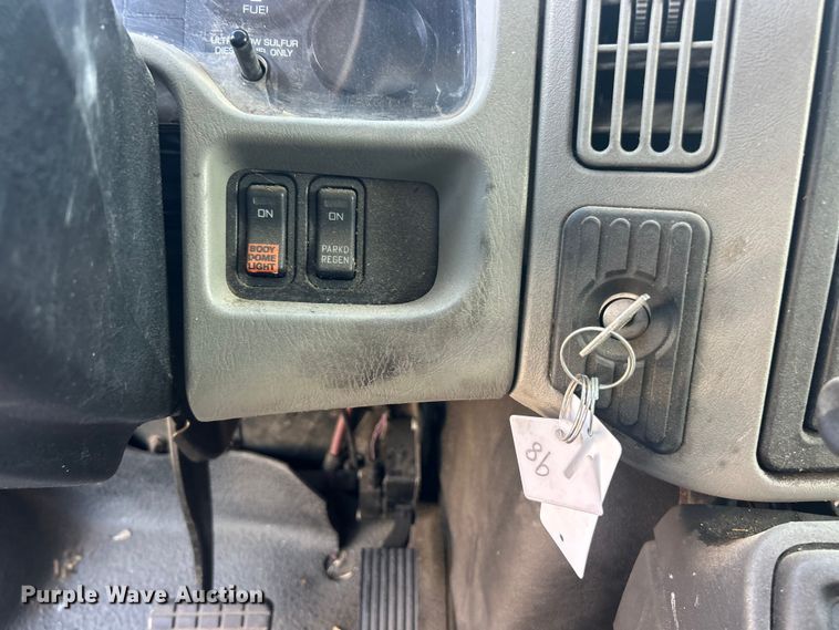image for item FC5387 2017 International 4300 SBA box truck