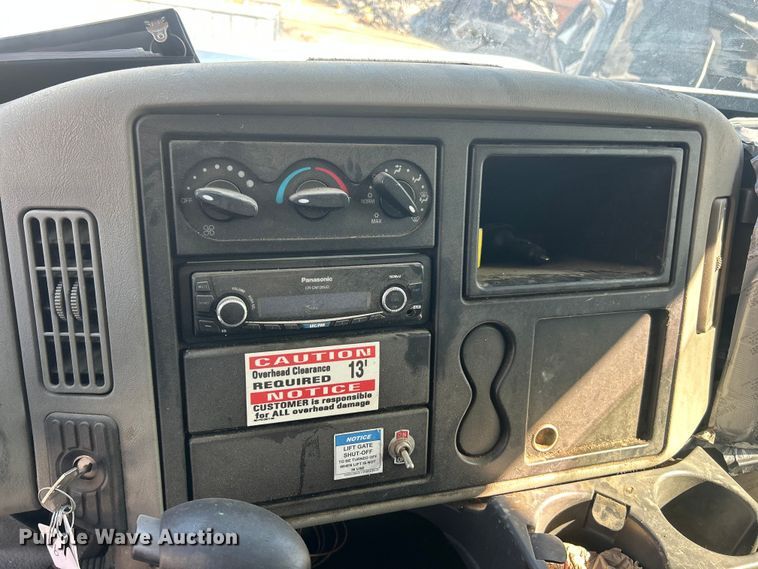 image for item FC5387 2017 International 4300 SBA box truck