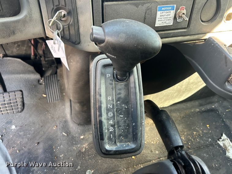 image for item FC5387 2017 International 4300 SBA box truck